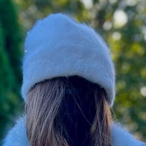 Angora soft furry 
White Bebe  Angora Fur Hat
Worn fold it over or single  layer